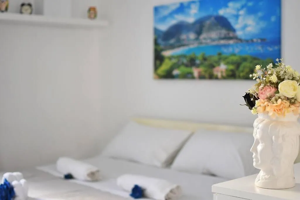 Casa Delle Grazie Palermo Apartment Italy